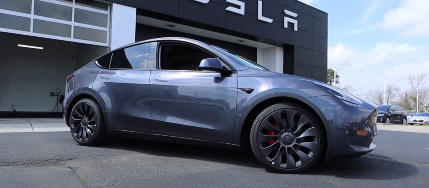 Πτώση για τη μετοχή της Tesla στη Wall Street - Πως επηρεάστηκε από τον Έλον Μασκ